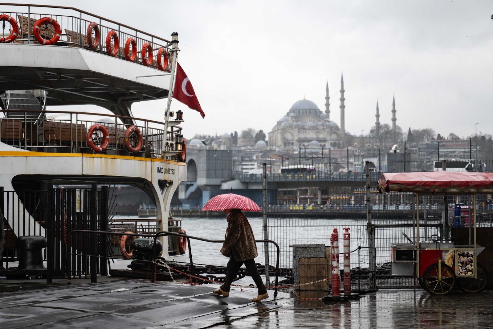 What to Do in Istanbul on a Rainy Day: 30+ Cozy Ideas (From a Local)